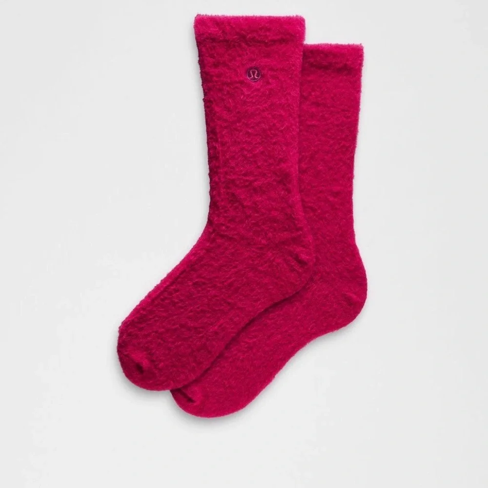 Lululemon Fuzzy Socks Berry Rumble  Size L NWT - Picture 3 of 4